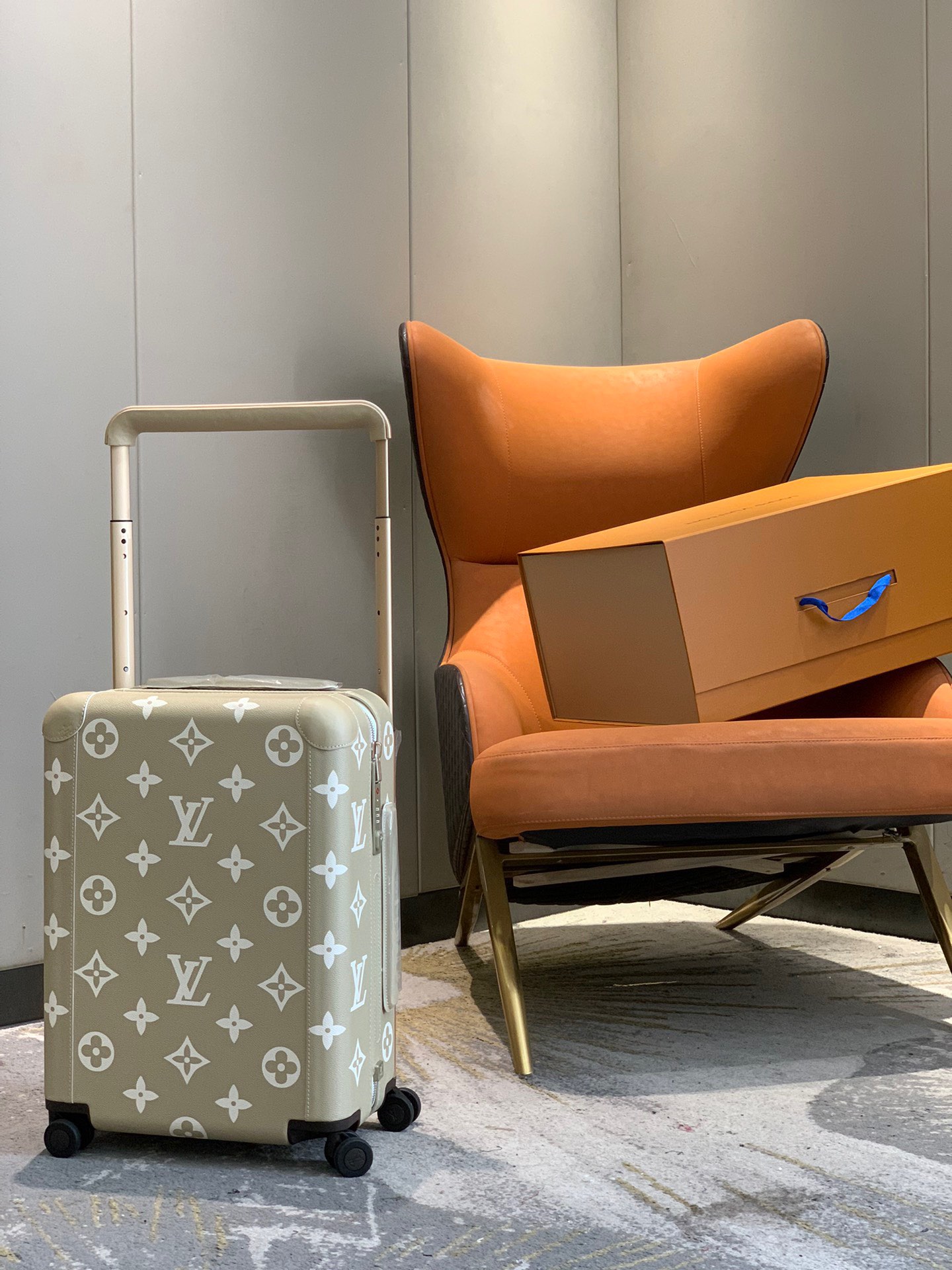 l0*is V*t0n horizon 55-‭38*55*21cm