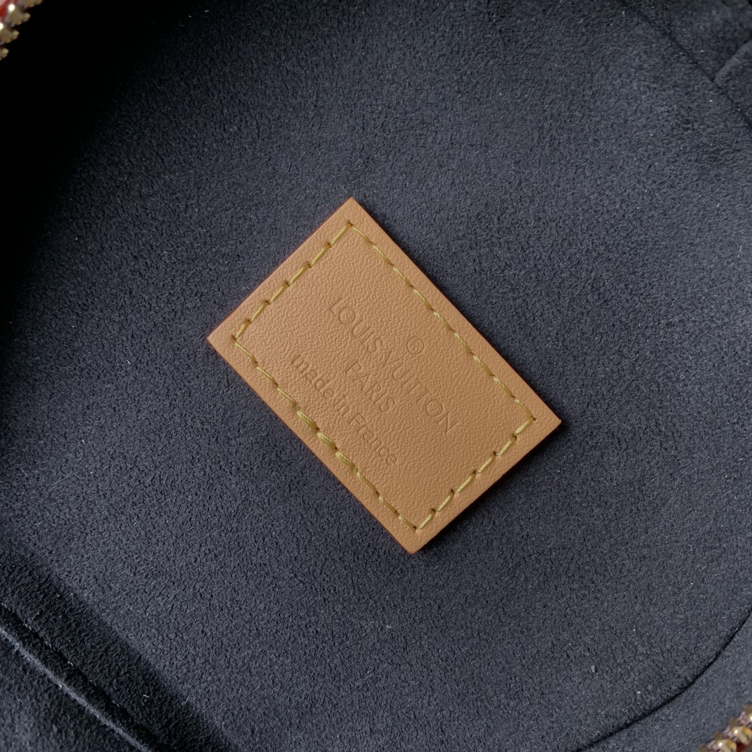 l0*is V*t0n nano cannes-14.5 x 14 x12cm