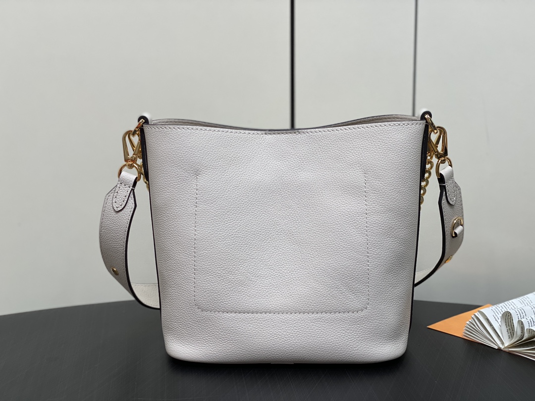 l0*is V*t0n lock and walk handlebag-m24006-20*20.5*12cm