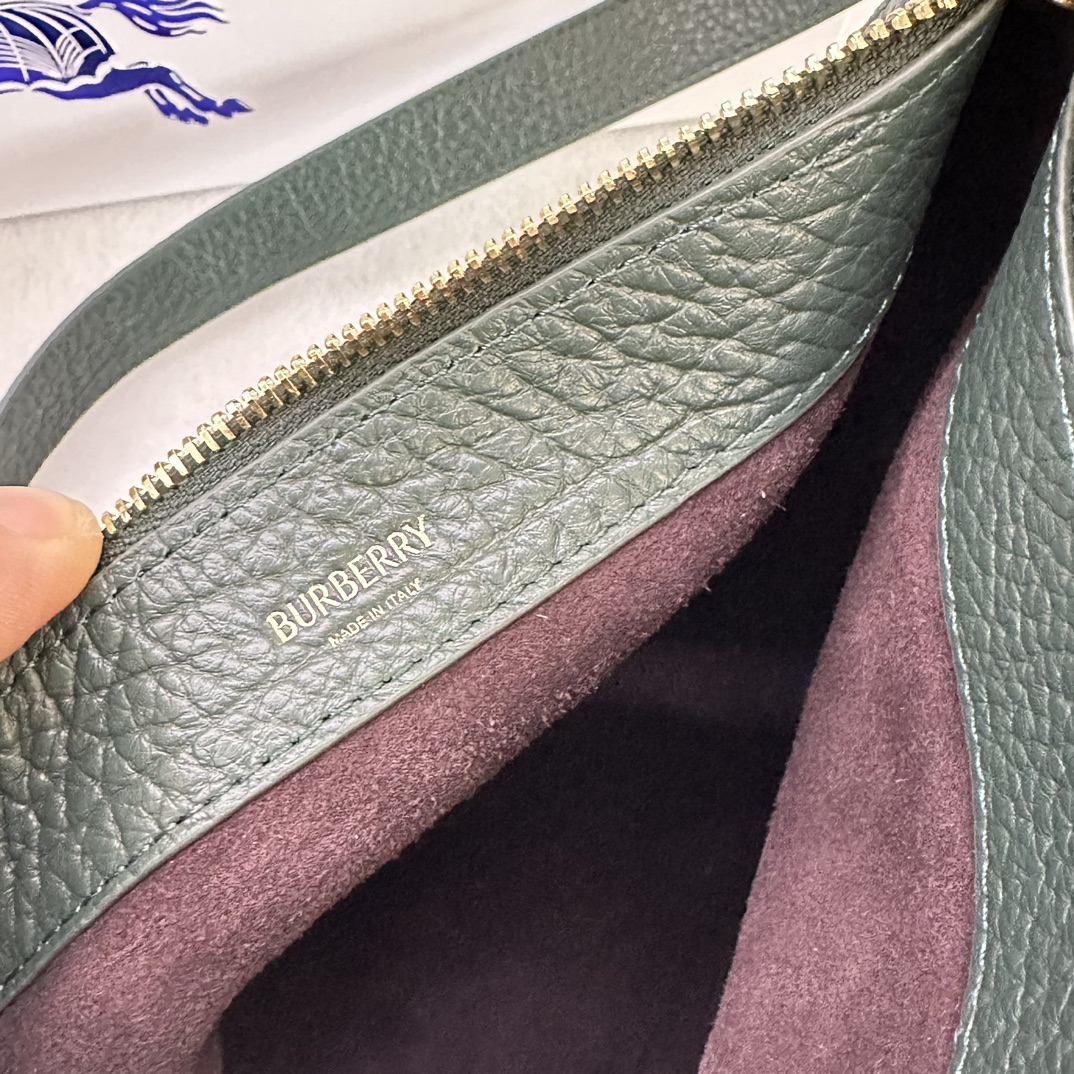 B**rry knight bag-24 x 8 x 23cm