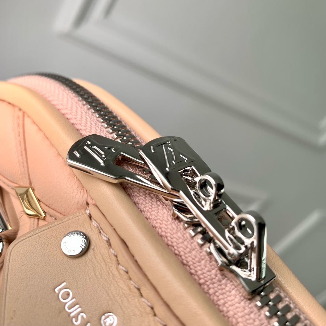 l0*is V*t0n alma bb m24062-23.5 x 17.5 x 11.5cm