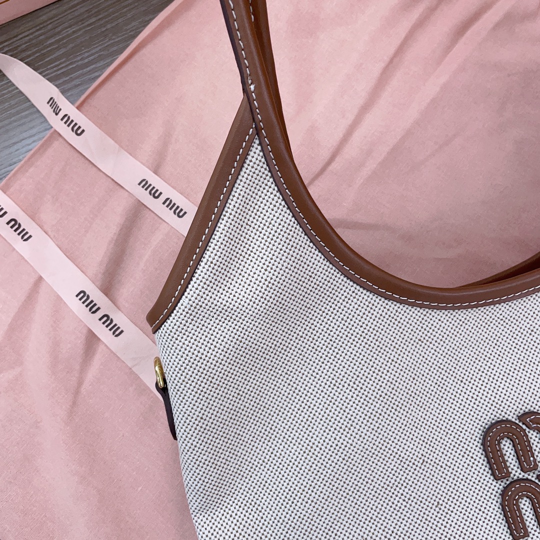 M*um*u tote-35 x 40cm