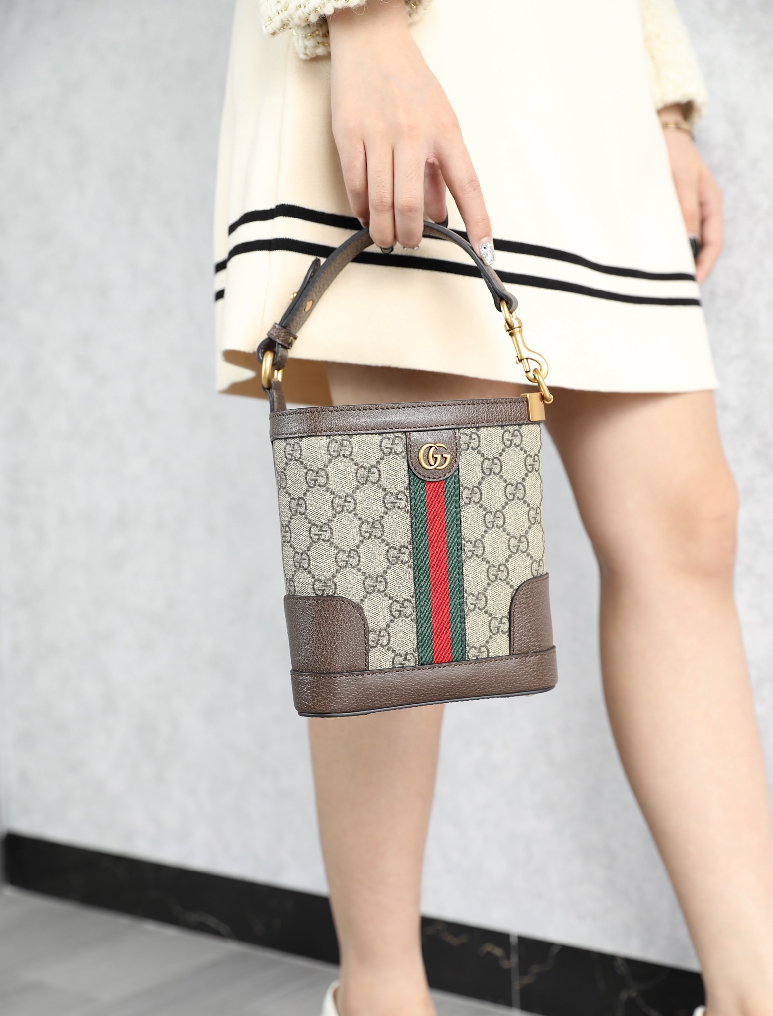 G*u*i ophidia bucket-18 x 16 x 5cm