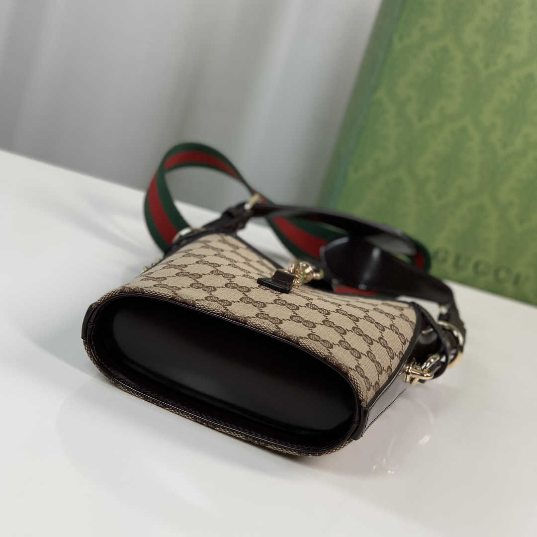 g*u*i retro gg S*p*e bucket-16x19.5x5.5cm