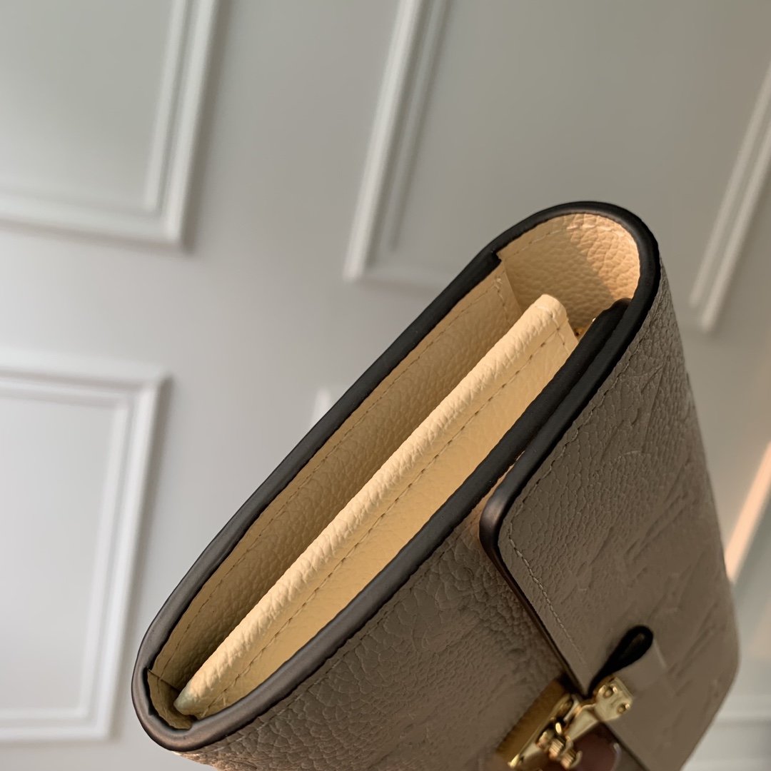 l0*is V*t0n wallet-19*11*3cm