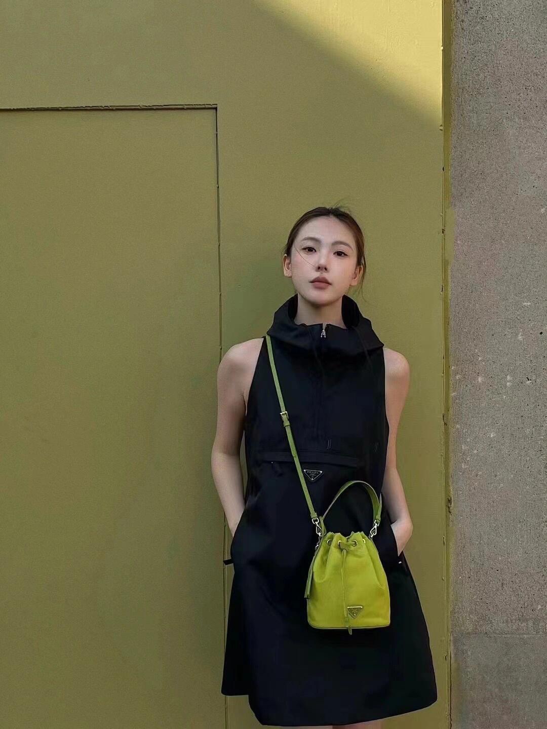 Pra*a 1be067 bucket bag-15.5*19.5*10cm