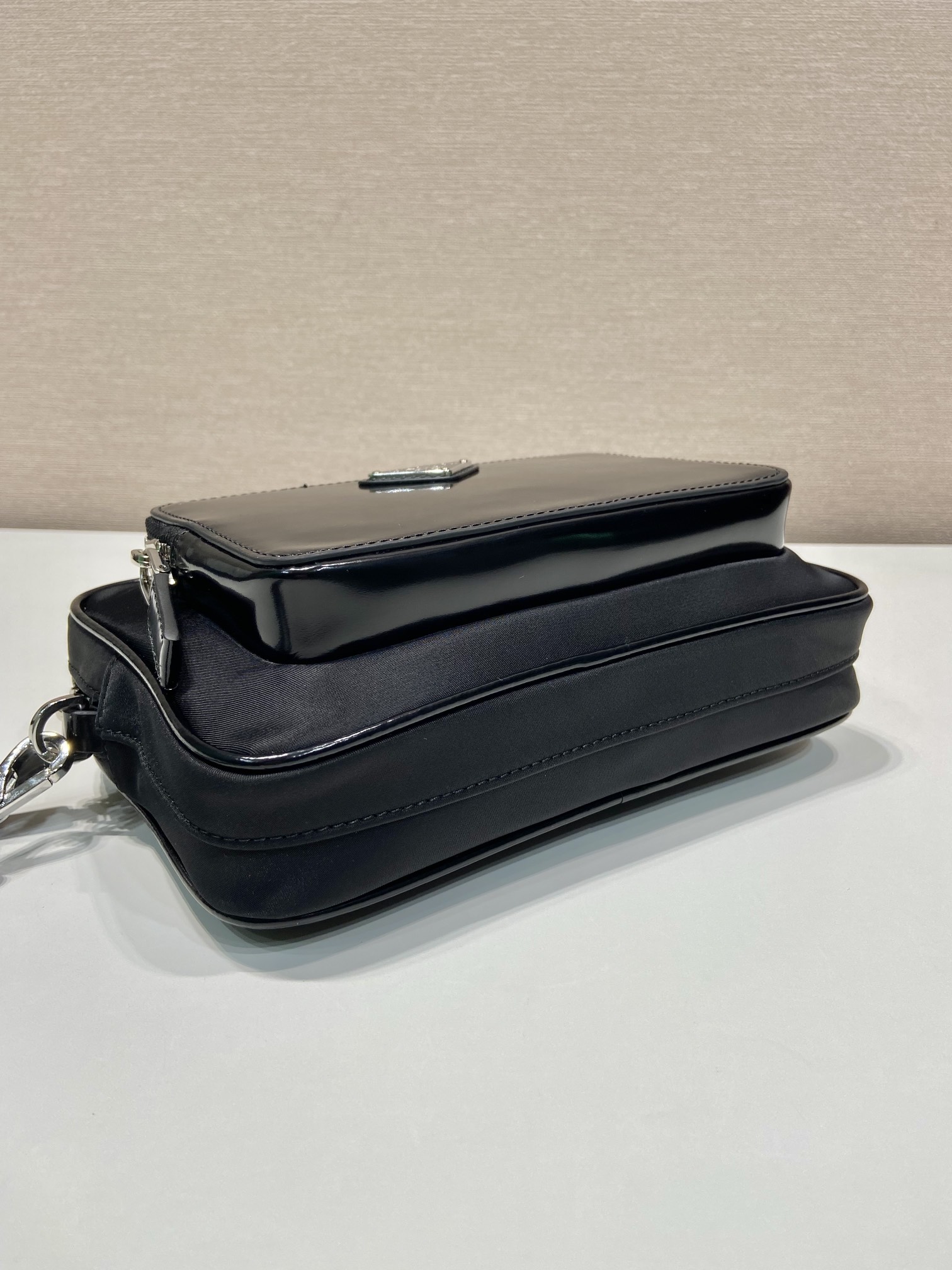 Pra*a 2vf041 pouch-21*14*4cm