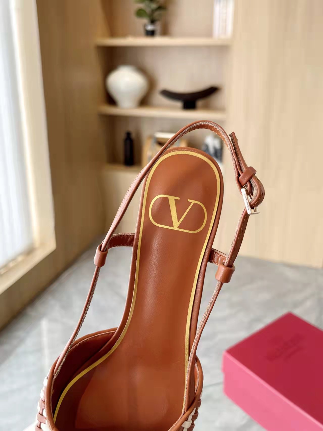 Va1e*ntin0 2024ss heels