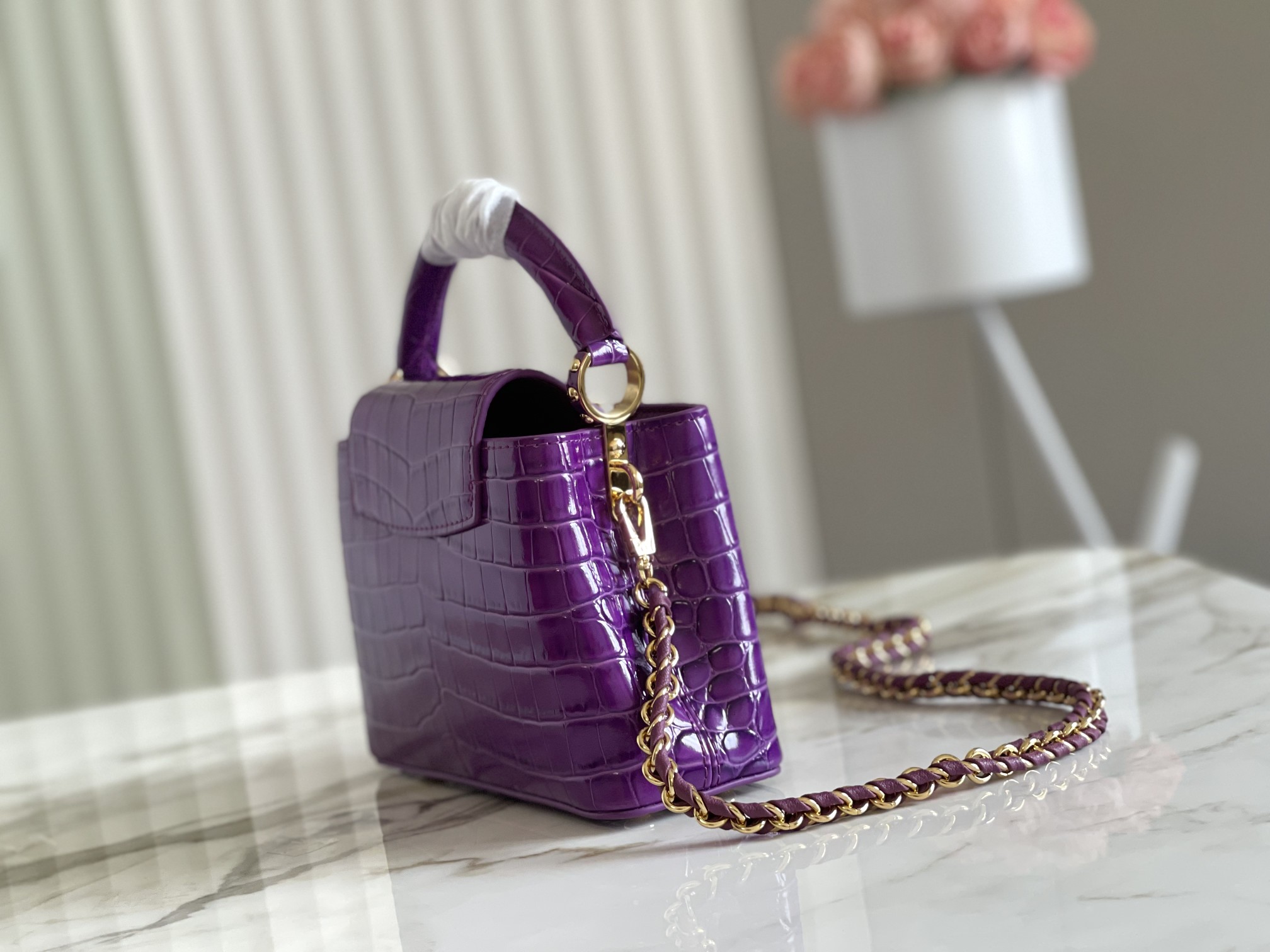 l0*is V*t0n capucines handlebag