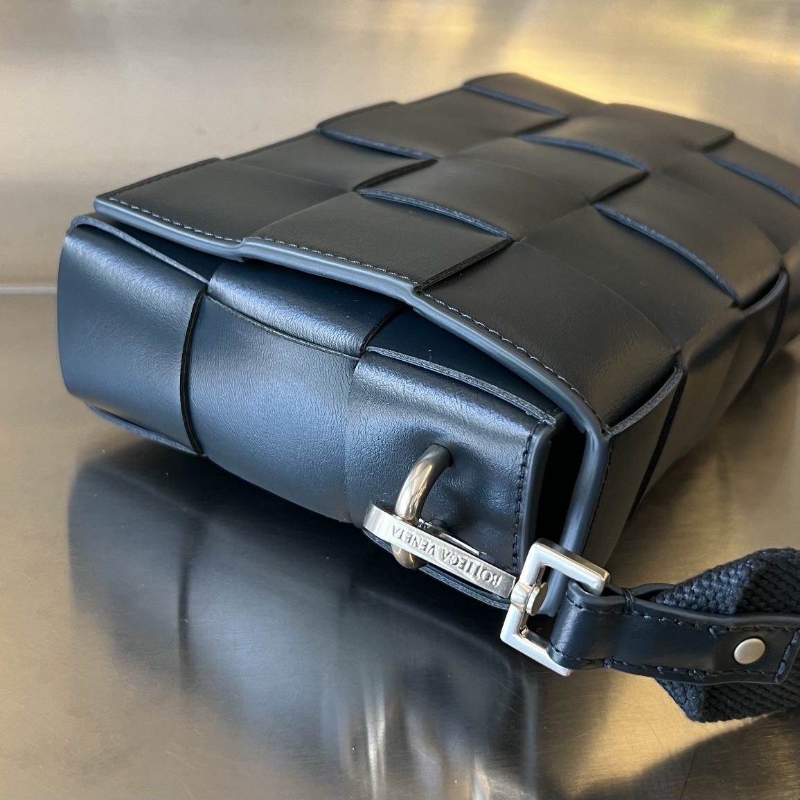 bo*te*ga Ve*ne*ta crossbody bag-23x15x5cm