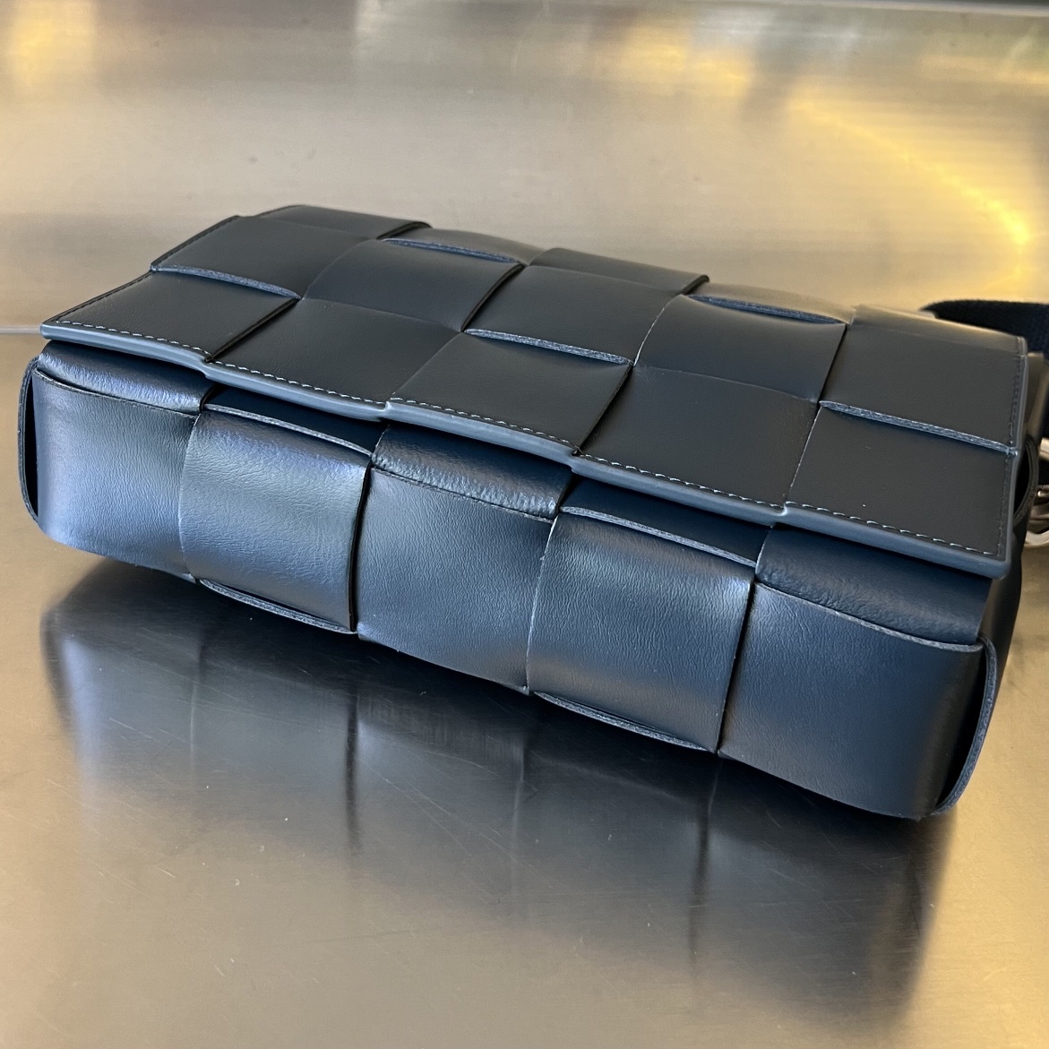 bo*te*ga Ve*ne*ta crossbody bag-23x15x5cm