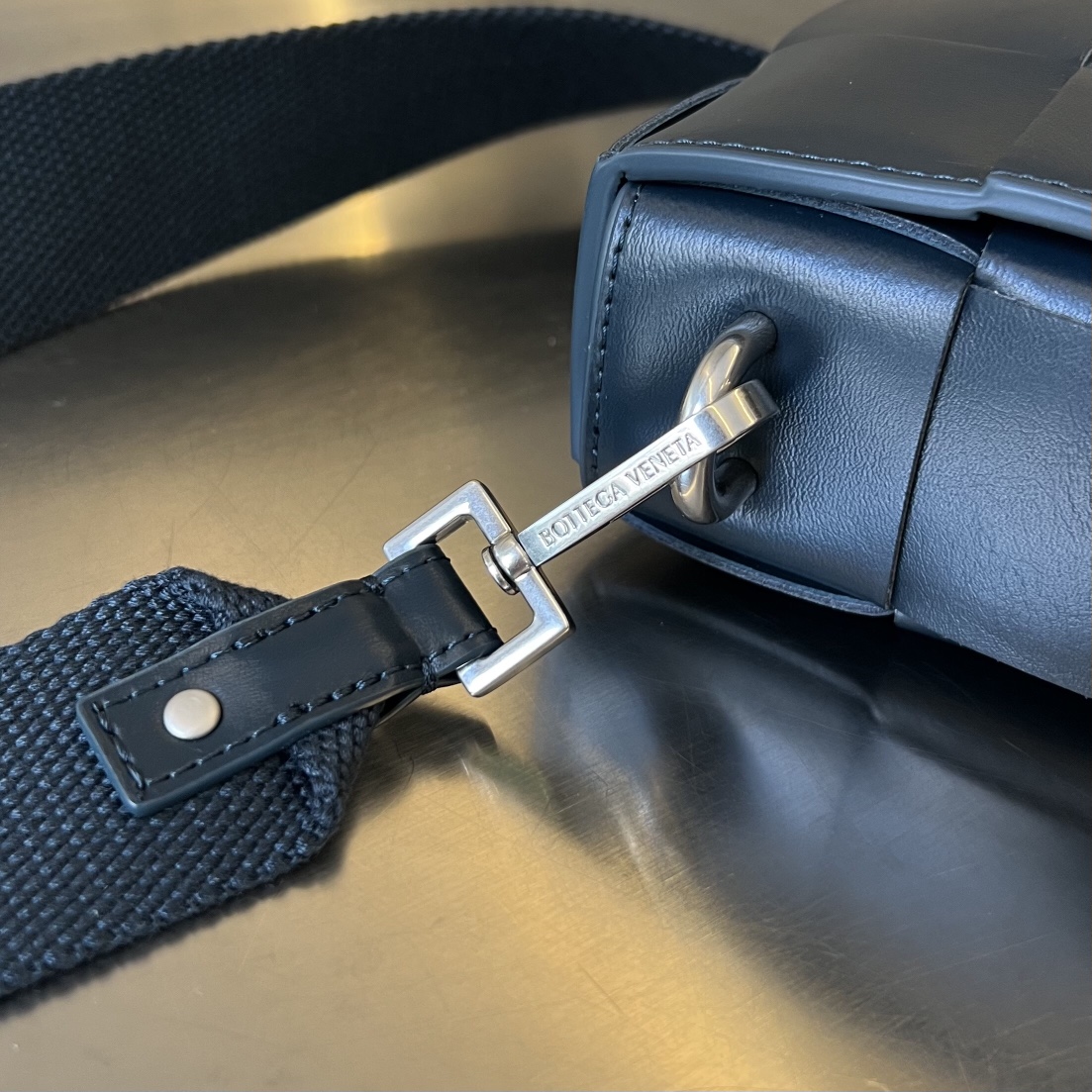 bo*te*ga Ve*ne*ta crossbody bag-23x15x5cm