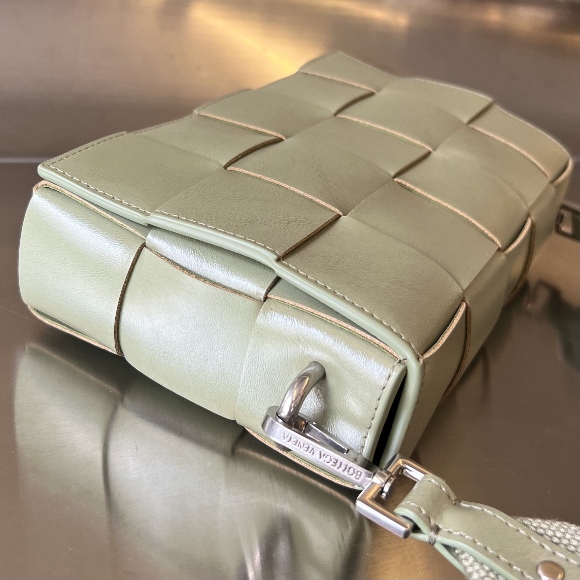 bo*te*ga Ve*ne*ta crossbody bag-23x15x5cm