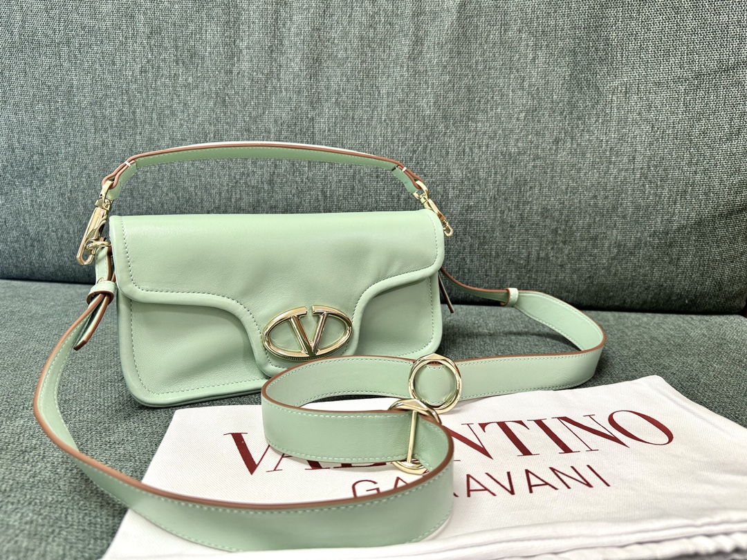 Va1e*ntin0 vlogo signature bag-26*1399cm