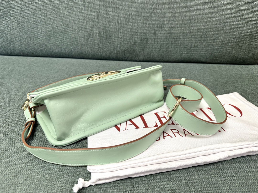 Va1e*ntin0 vlogo signature bag-26*1399cm