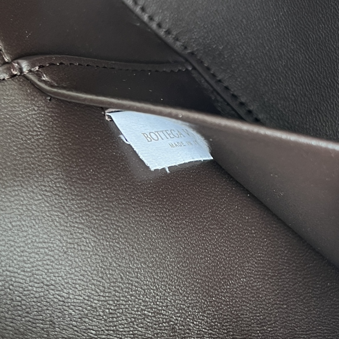 bo*te*ga Ve*ne*ta vanity case bag-22x12.5x5cm