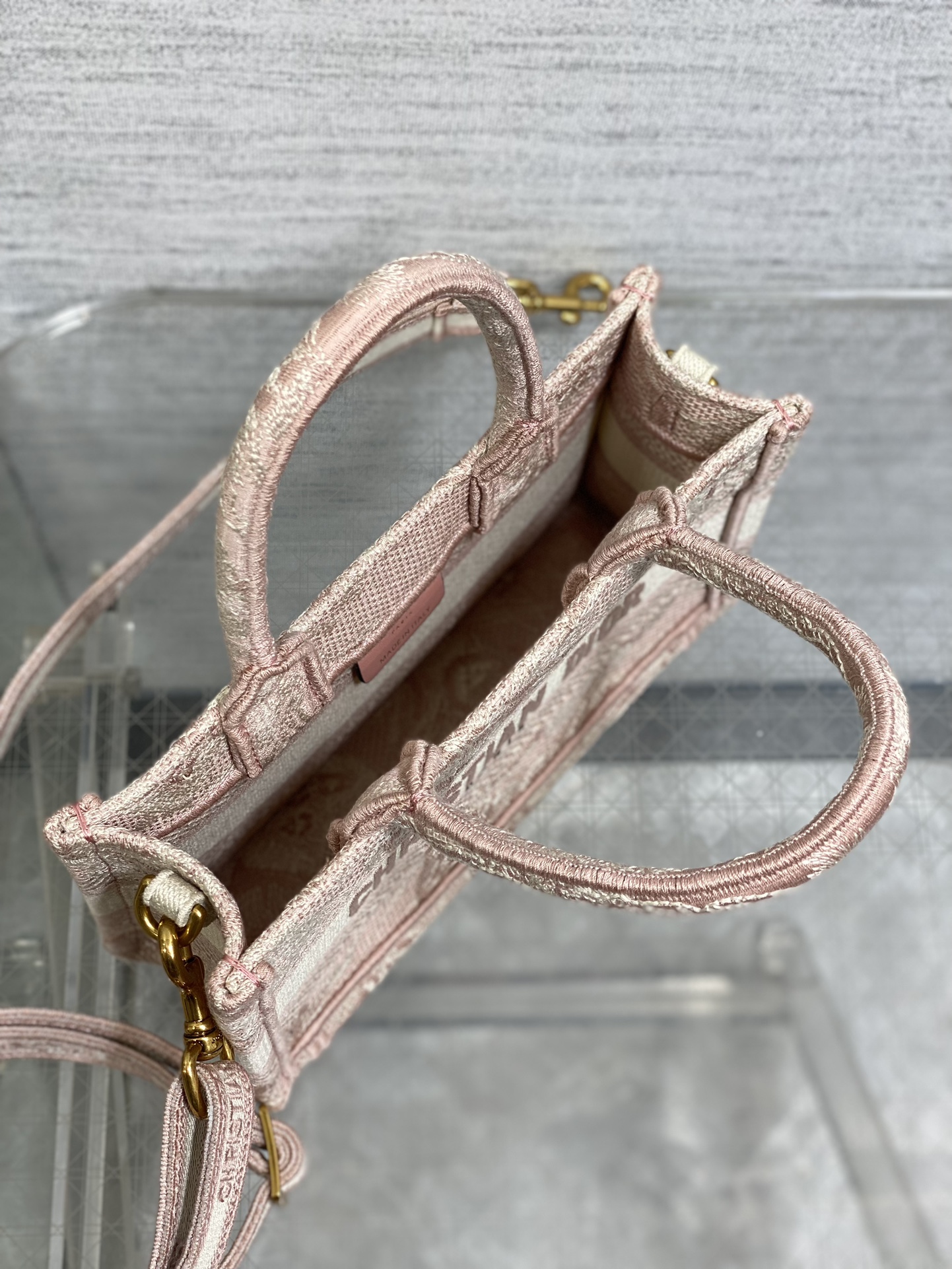 D*or book tote-21.5*13*7.5cm