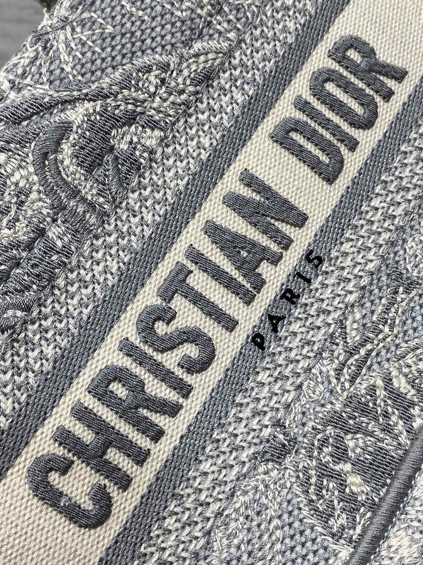 D*or book tote-21.5*13*7.5cm