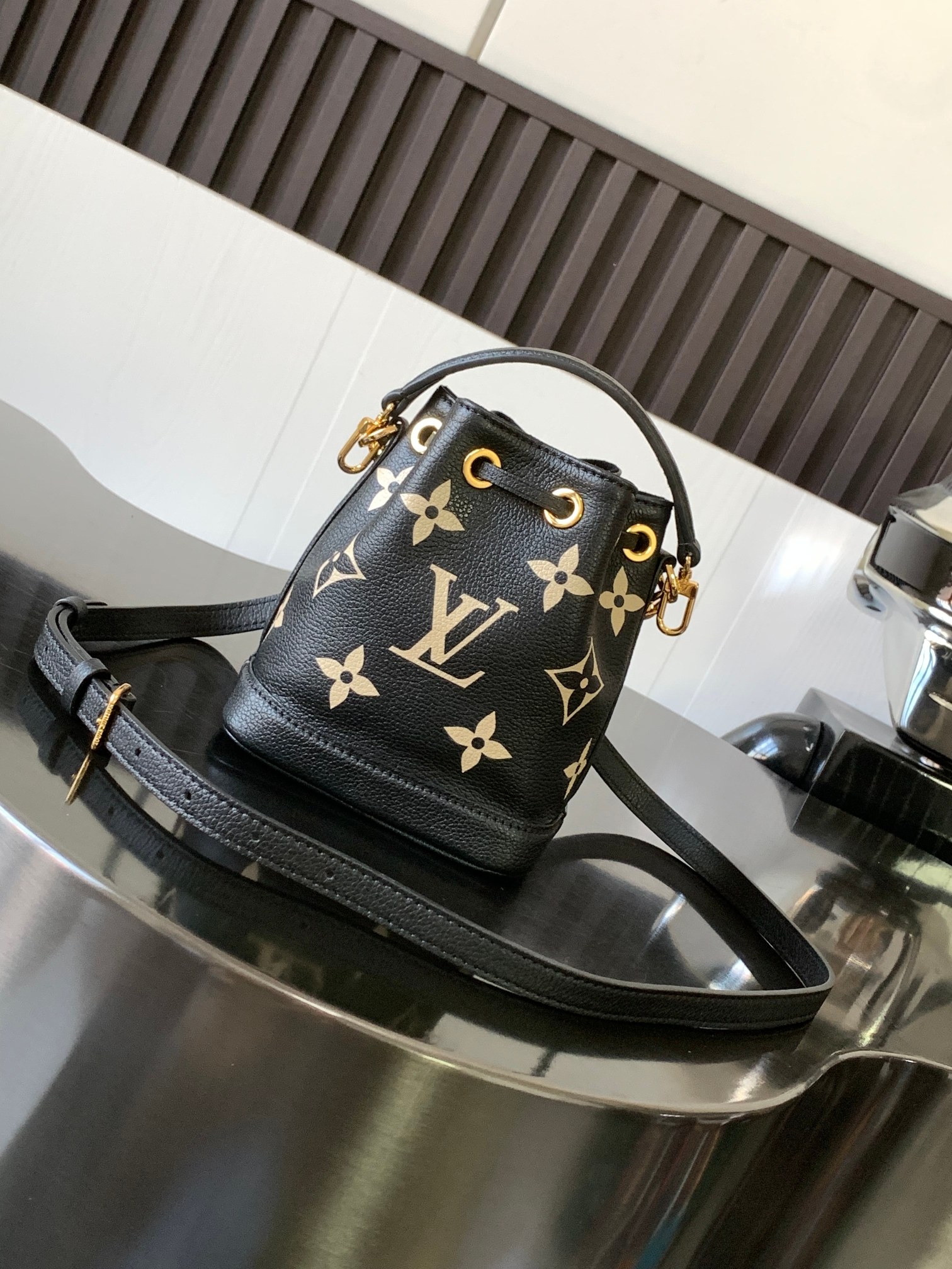 l0*is V*t0n nano noé-13 x 16 x 10cm