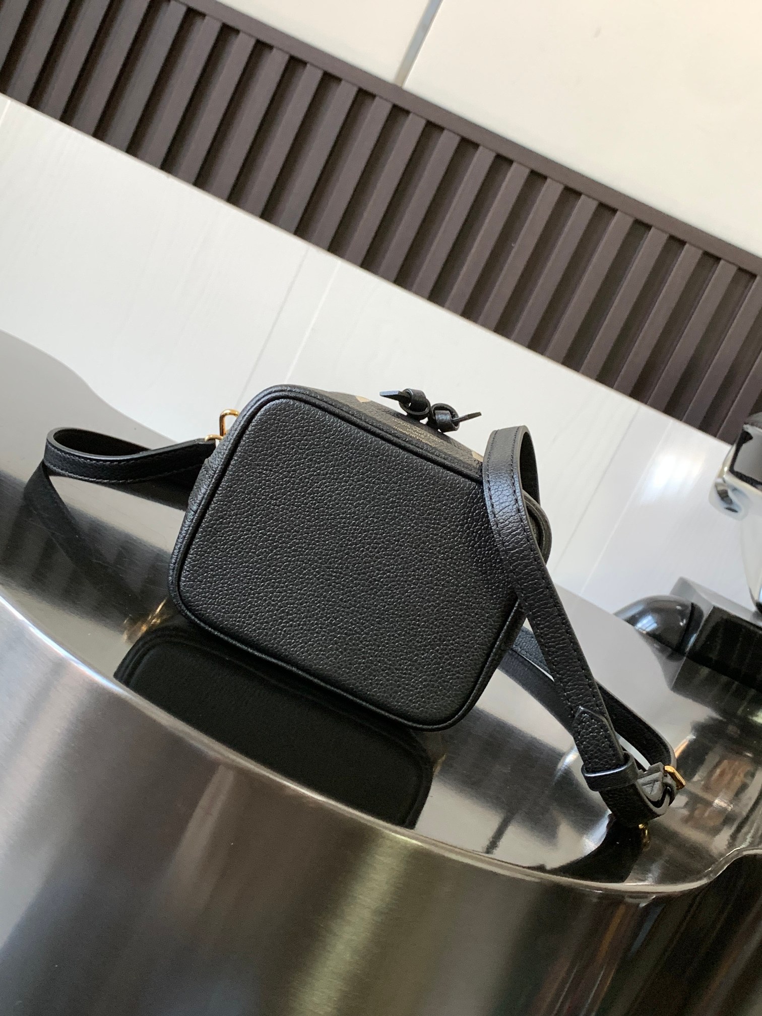 l0*is V*t0n nano noé-13 x 16 x 10cm