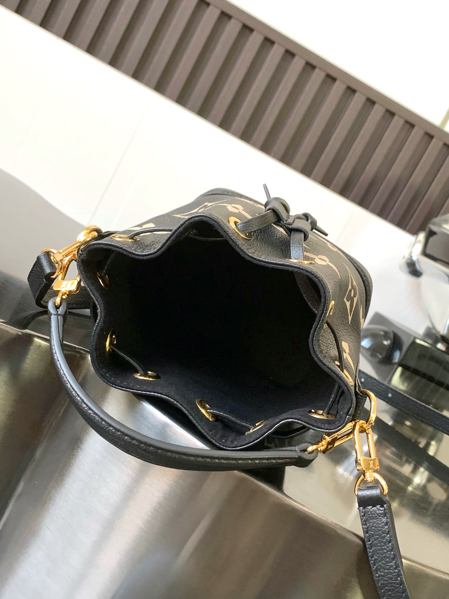 l0*is V*t0n nano noé-13 x 16 x 10cm