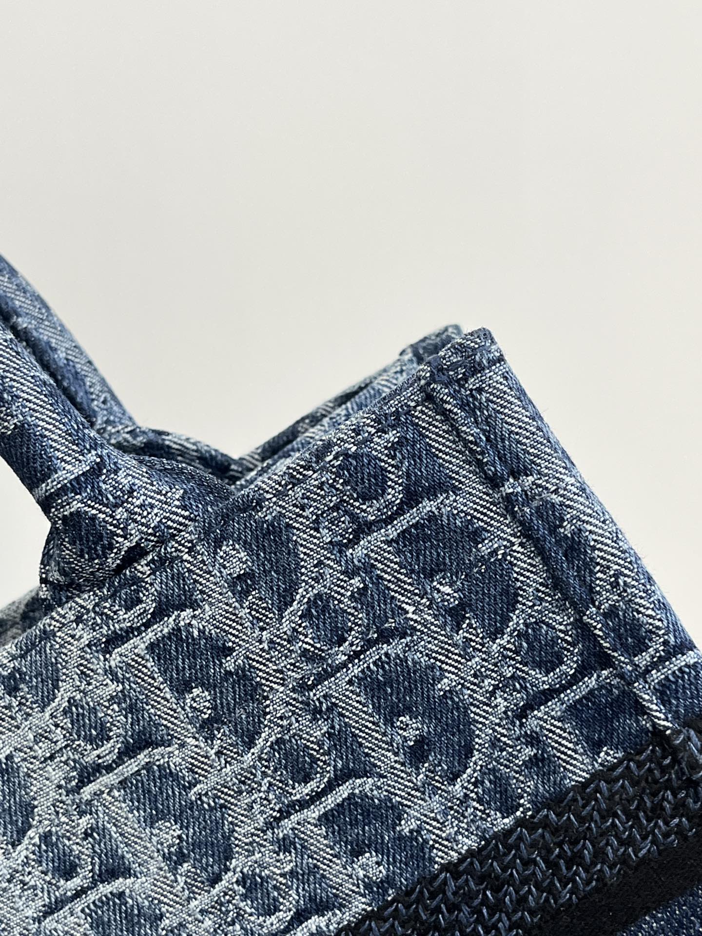 D*or small book tote-26*8*22cm