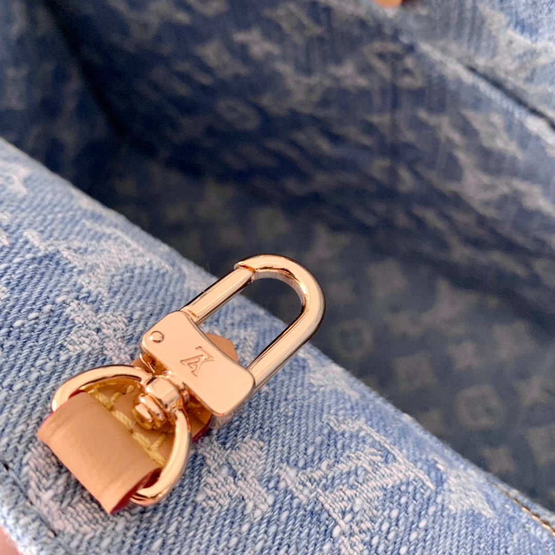 l0*is V*t0n let go handbag-28 x 23 x 10.5 cm