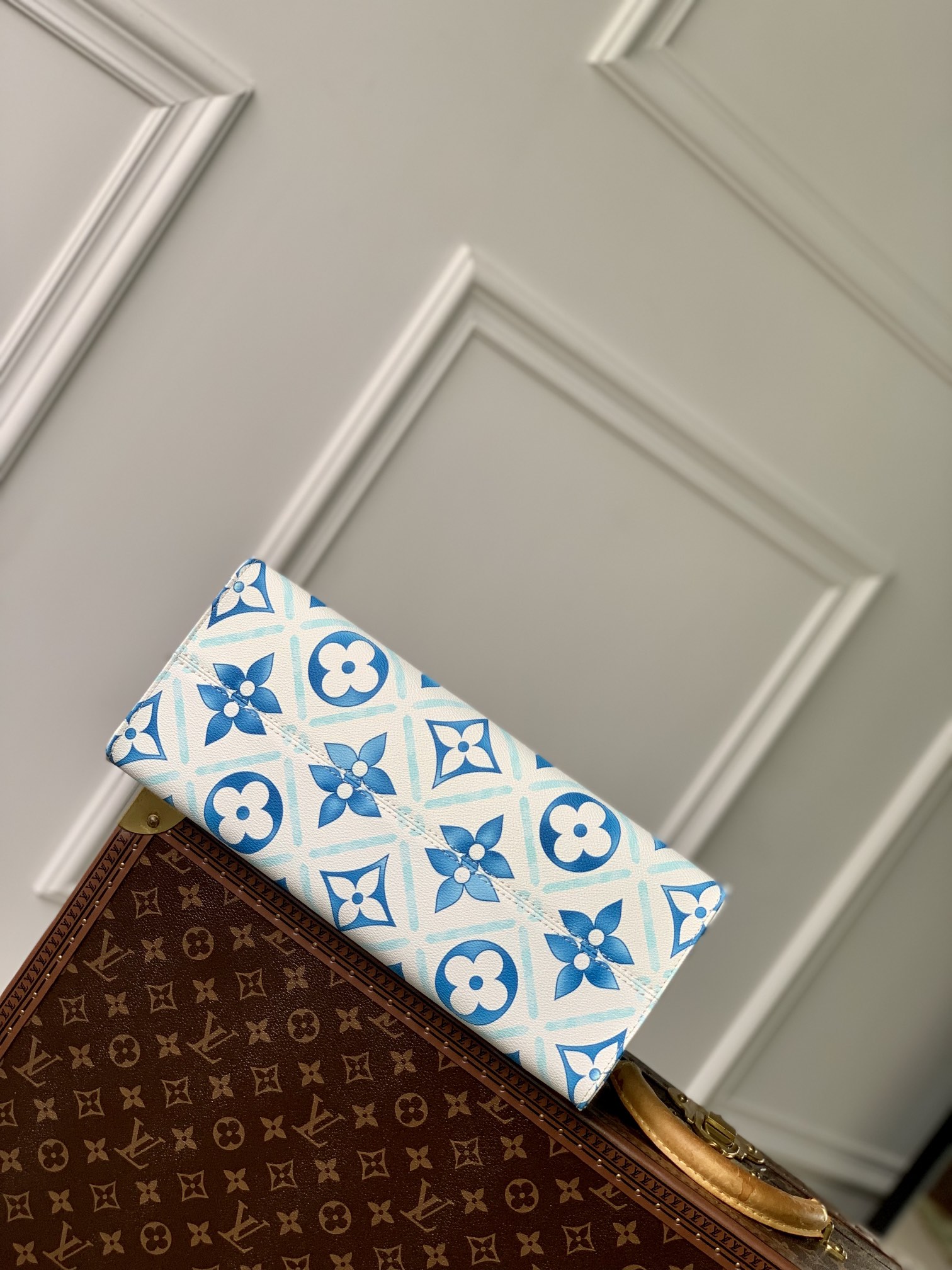 l0*is V*t0n small onthego handbag-35*28*15cm