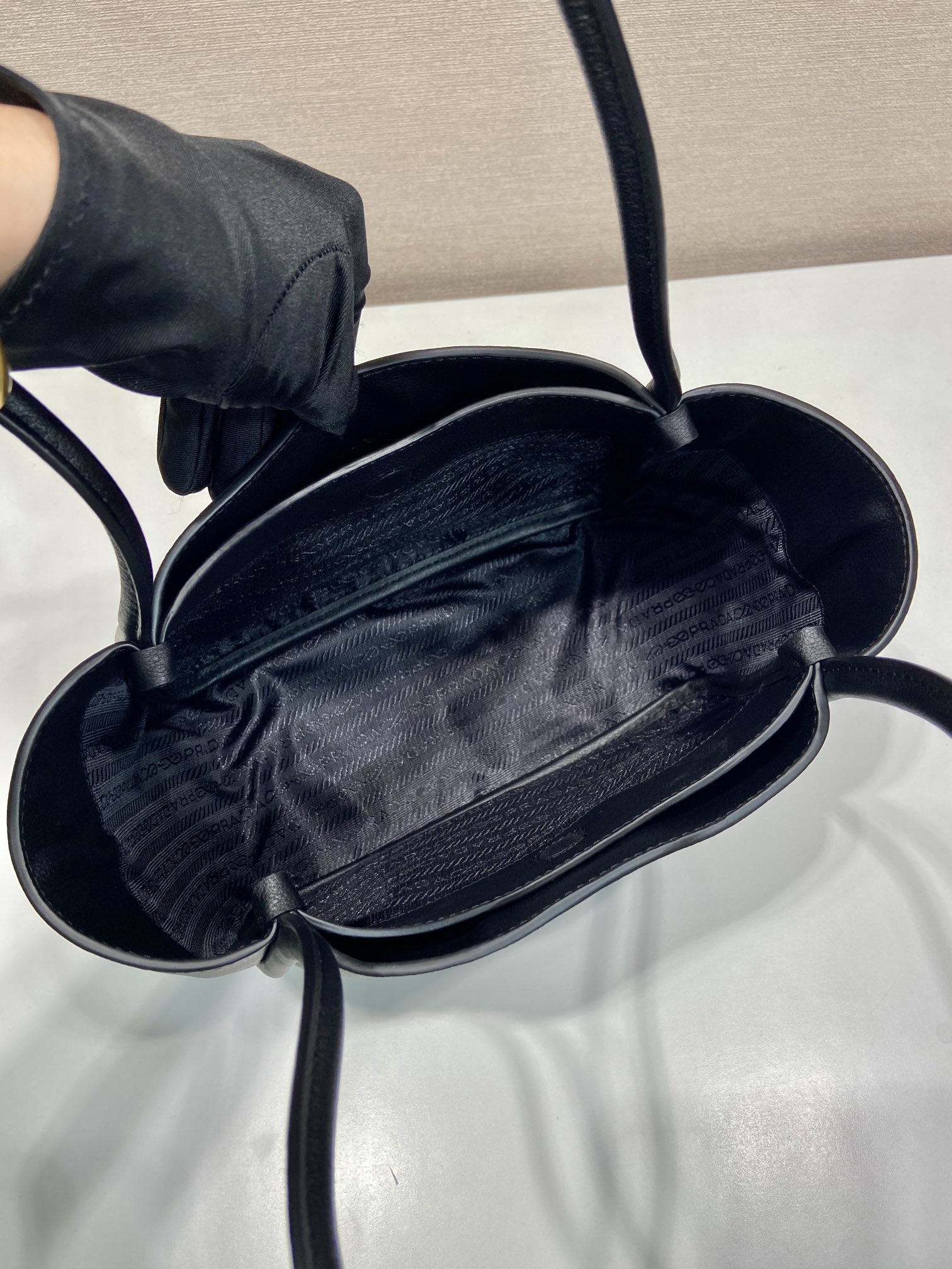 Pra*a women medium leather handbag -1bg539-25*18.5*12.5cm