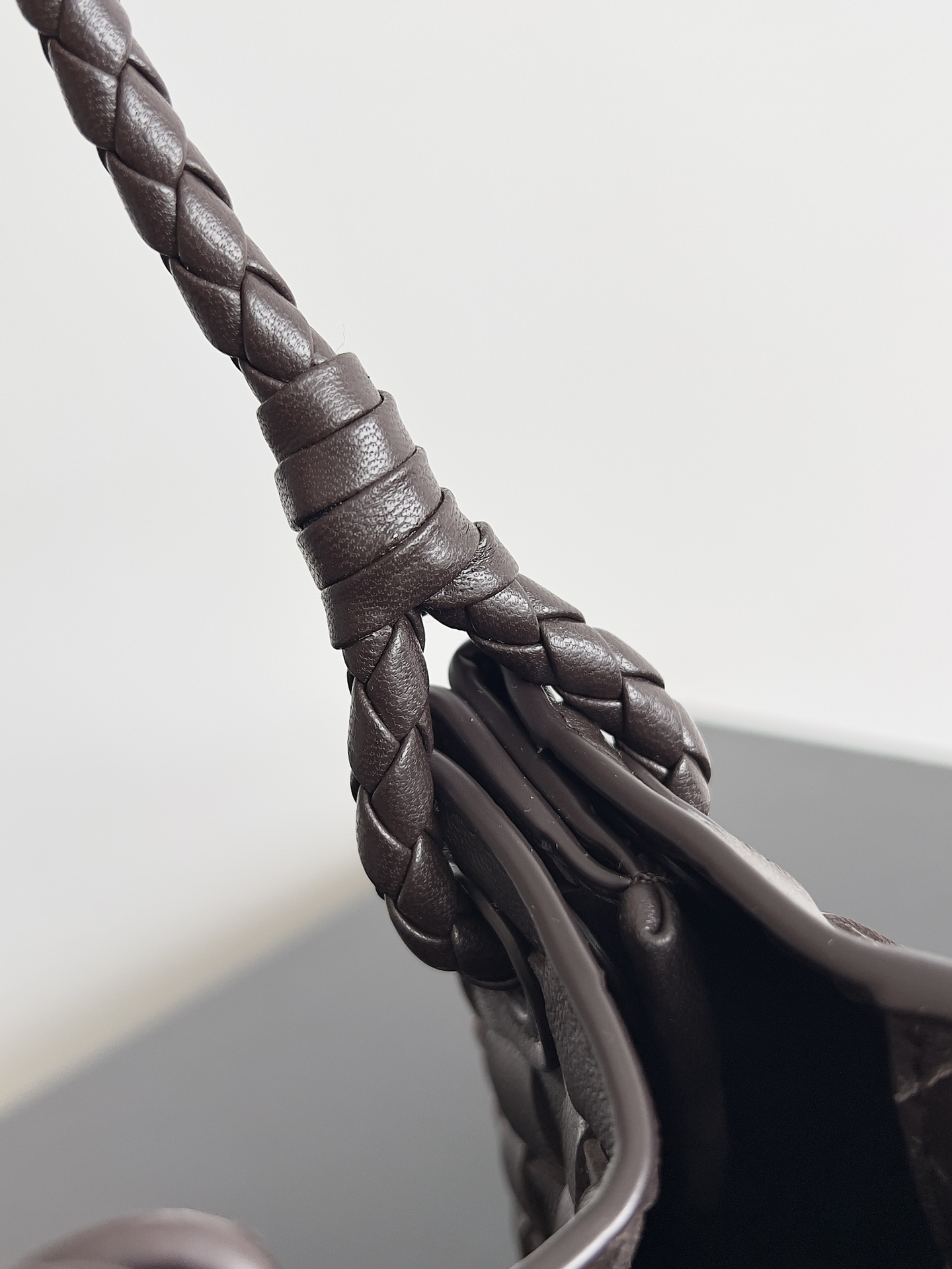 bo*te*ga Ve*ne*ta andiamo parachute tote-21*17*16.5cm