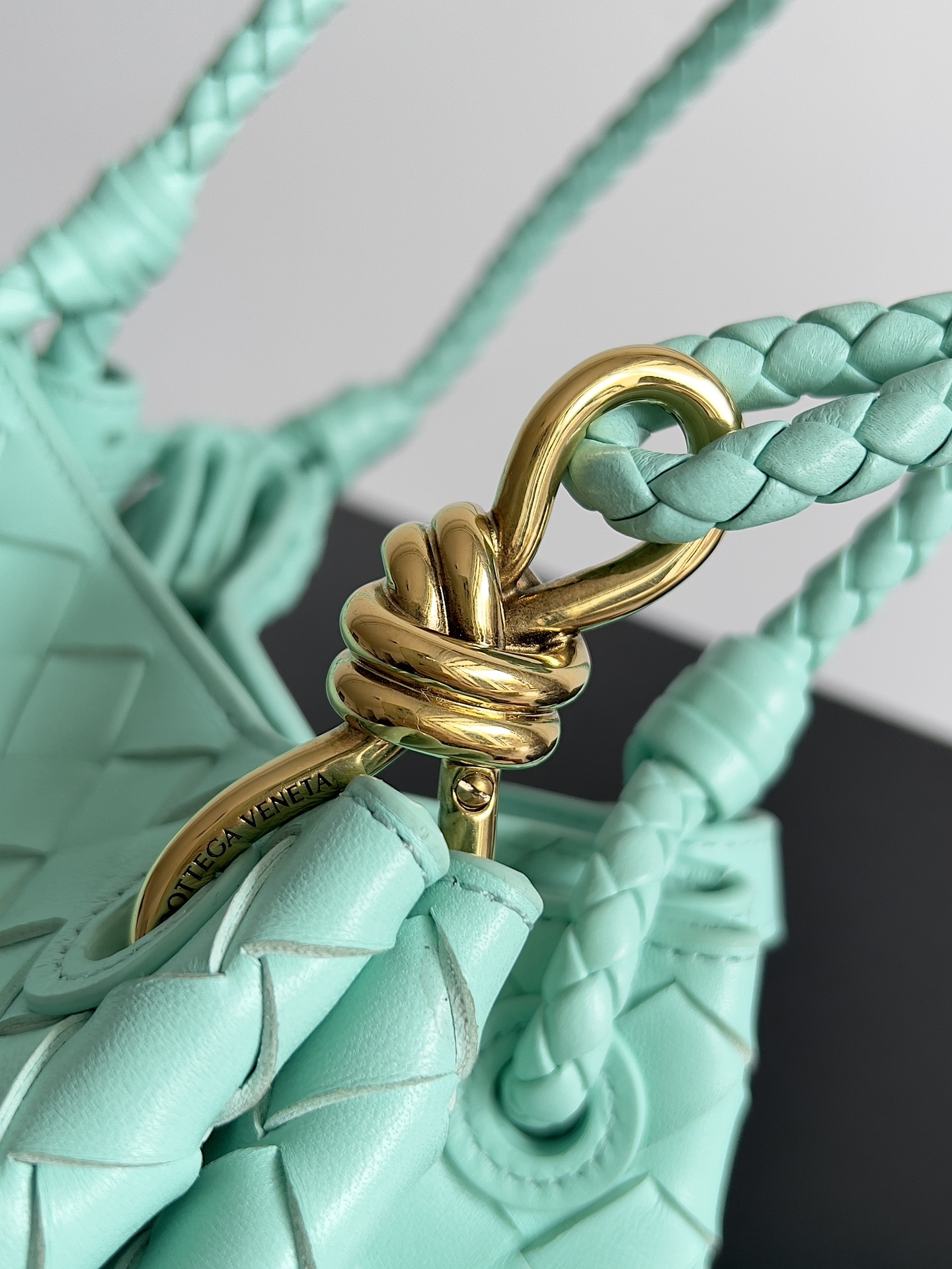 bo*te*ga Ve*ne*ta andiamo parachute tote-21*17*16.5cm