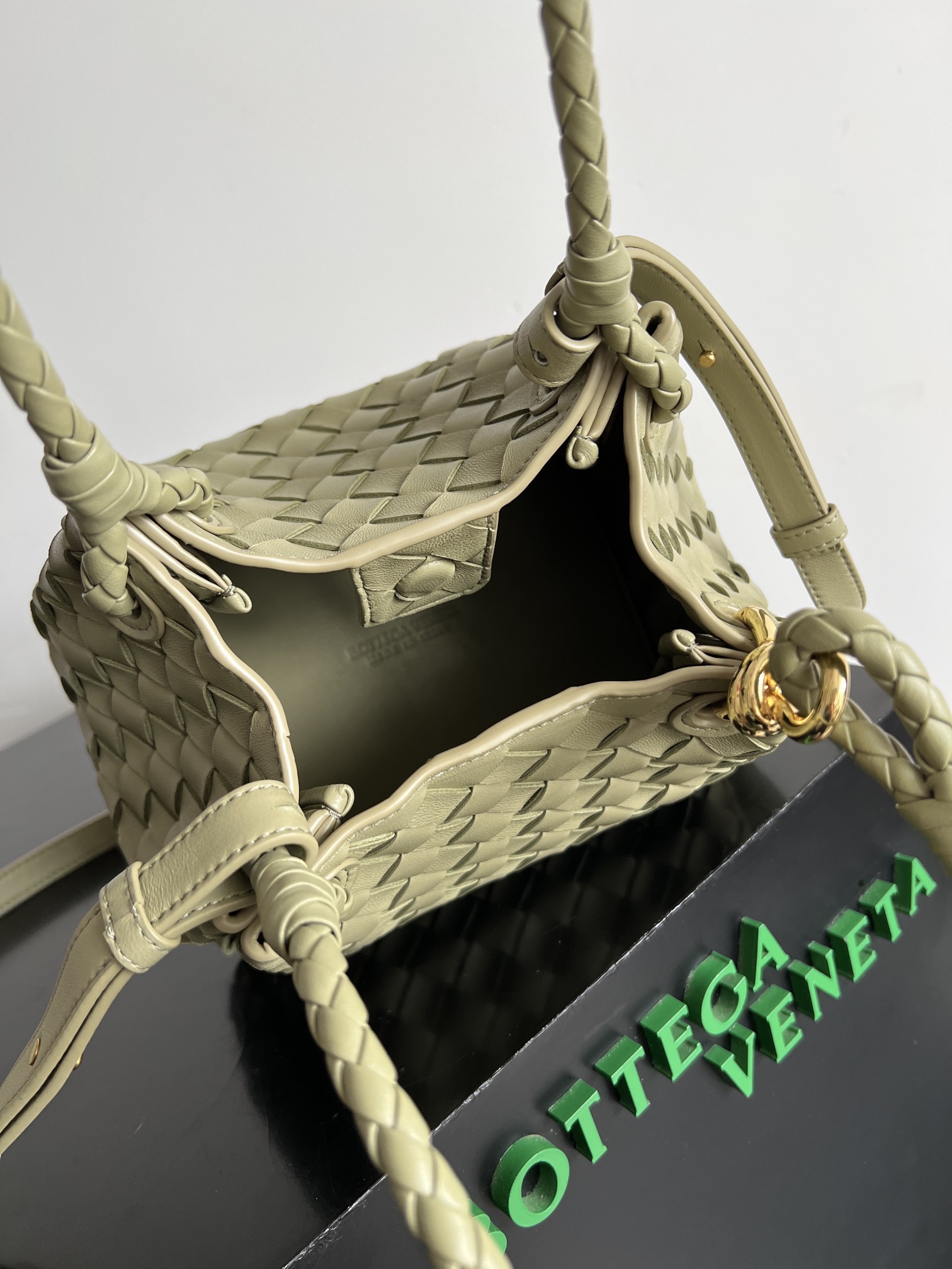 bo*te*ga Ve*ne*ta andiamo parachute tote-21*17*16.5cm