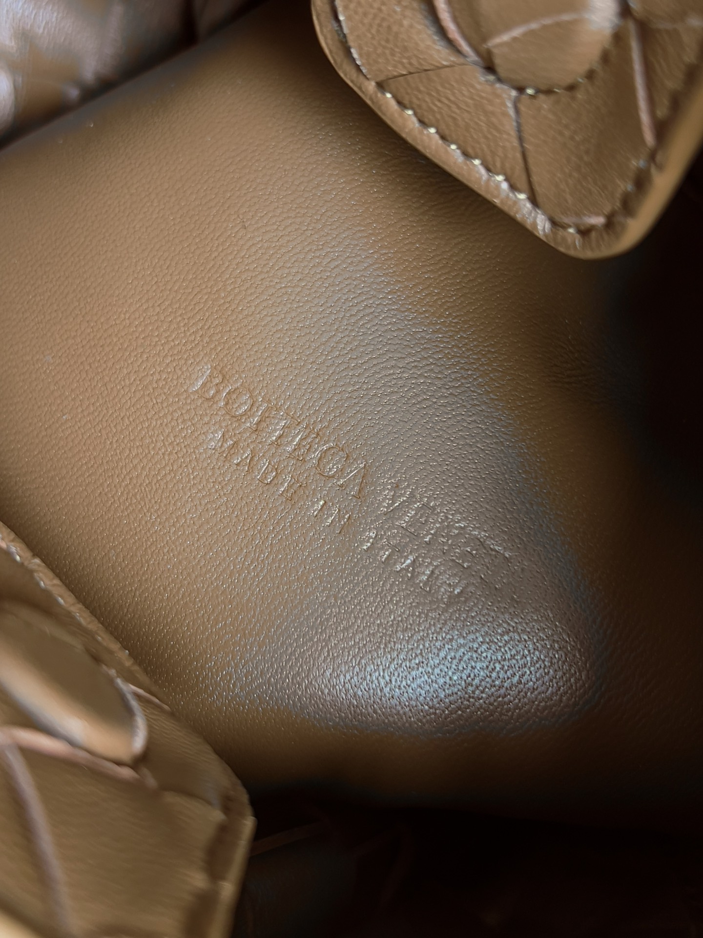 bo*te*ga Ve*ne*ta andiamo parachute tote-21*17*16.5cm