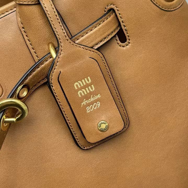 M*um*u aventure nappa tote-31x40x13cm