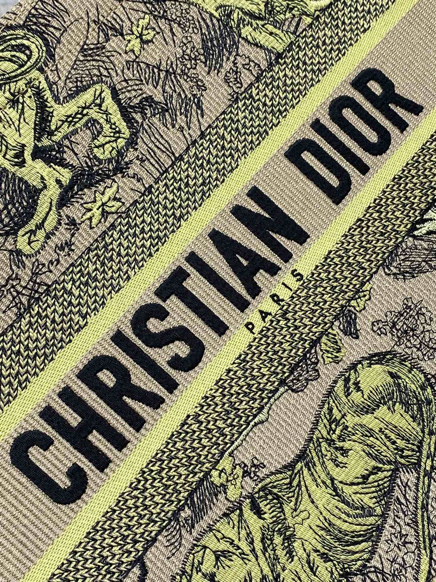 D*or small book tote-36.5cm