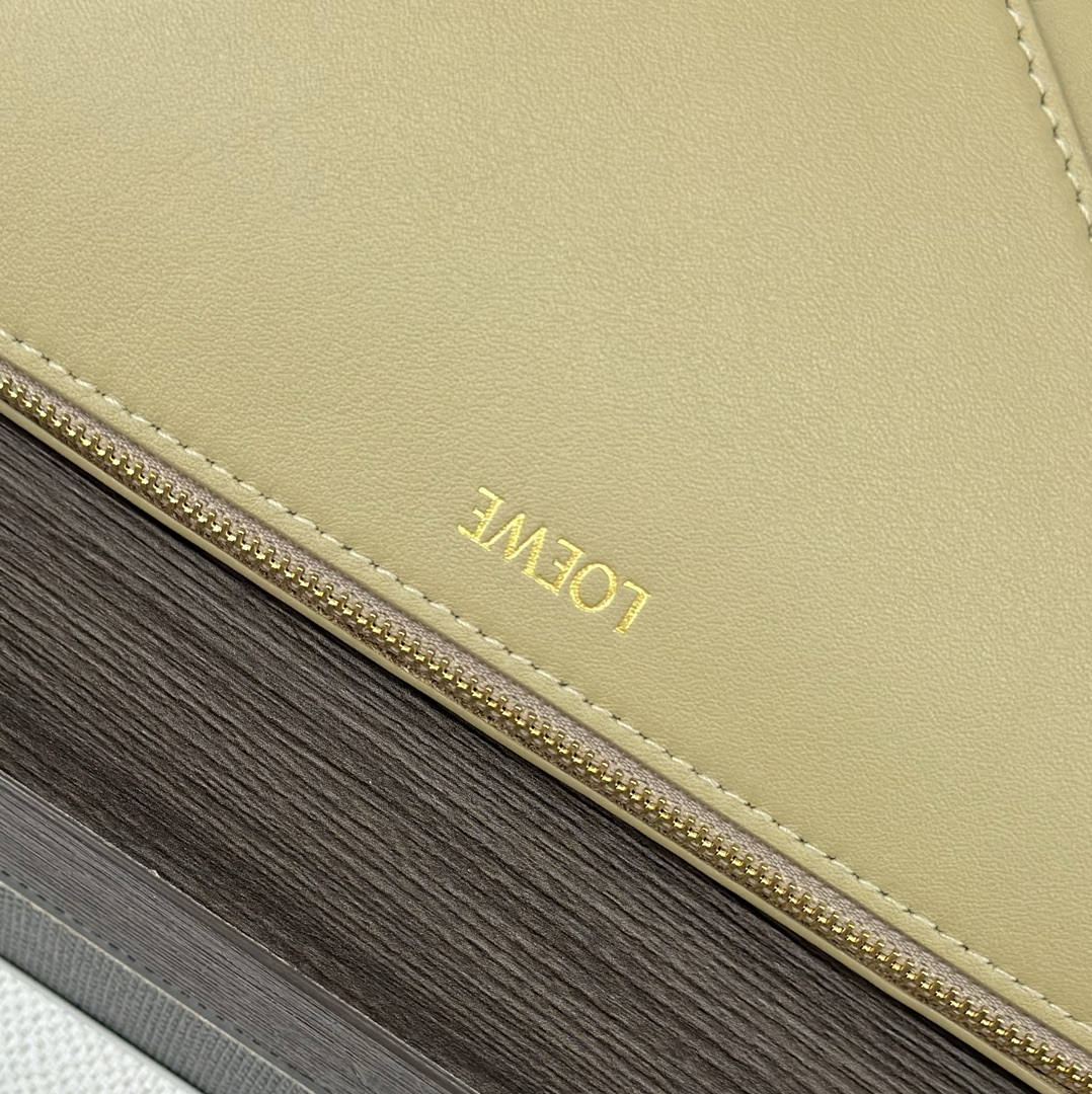 L0ew* puzzle fold pouch-23*6.5*15.5cm