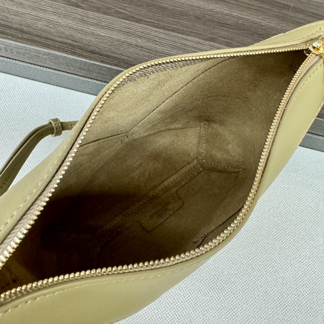 L0ew* puzzle fold pouch-23*6.5*15.5cm