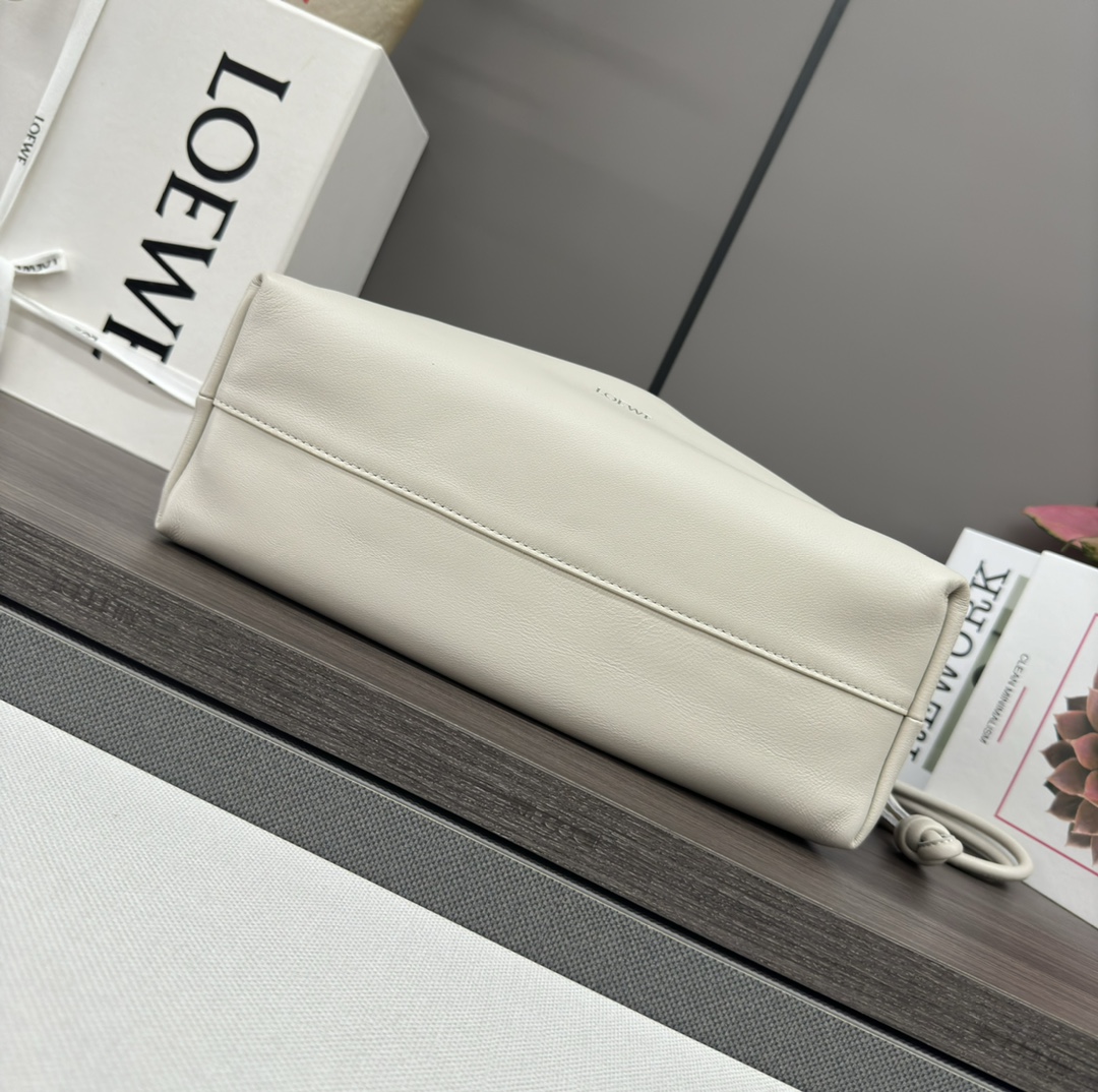 L0ew* flamenco purse-30*10.5*20cm