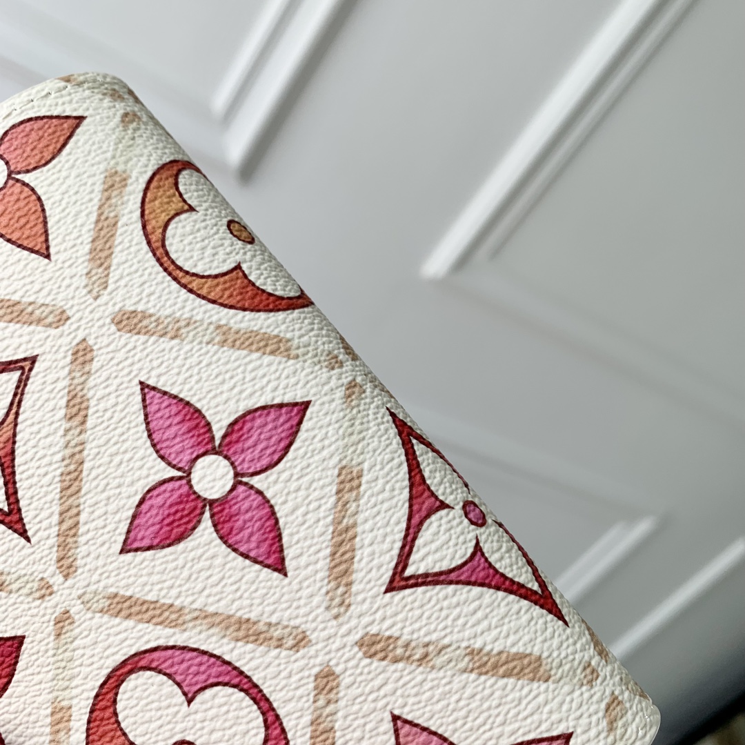 l0*is V*t0n by the pool wallet-10 x 14 x 2.5cm