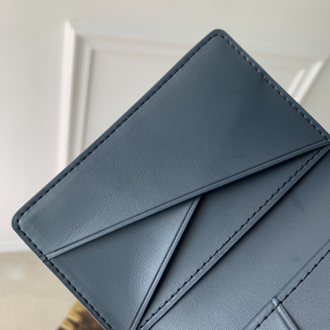 l0*is V*t0n wallet-m11524-7.5 x 11.1 x 1cm