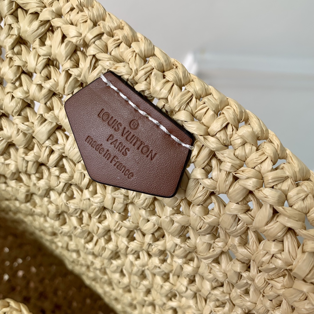 l0*is V*t0n onthego handbag-37.5 x 30 x 17cm