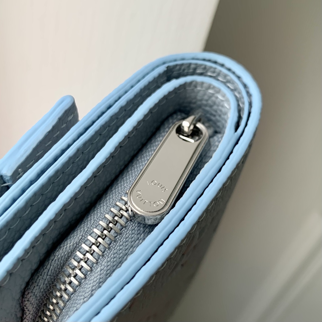 l0*is V*t0n wallet-11.5 x 8.5 x 4cm