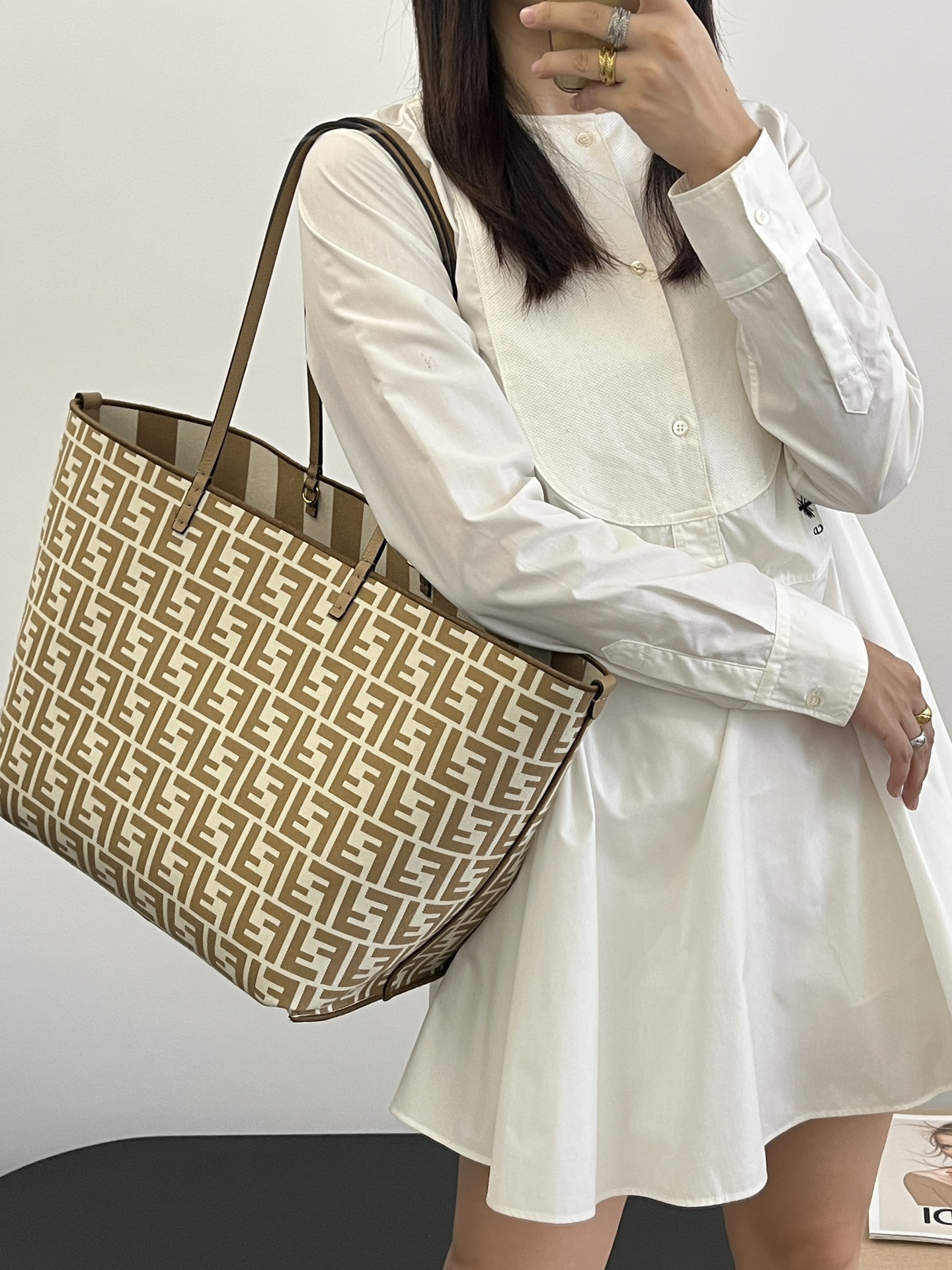 F**di tote-33x22x30cm