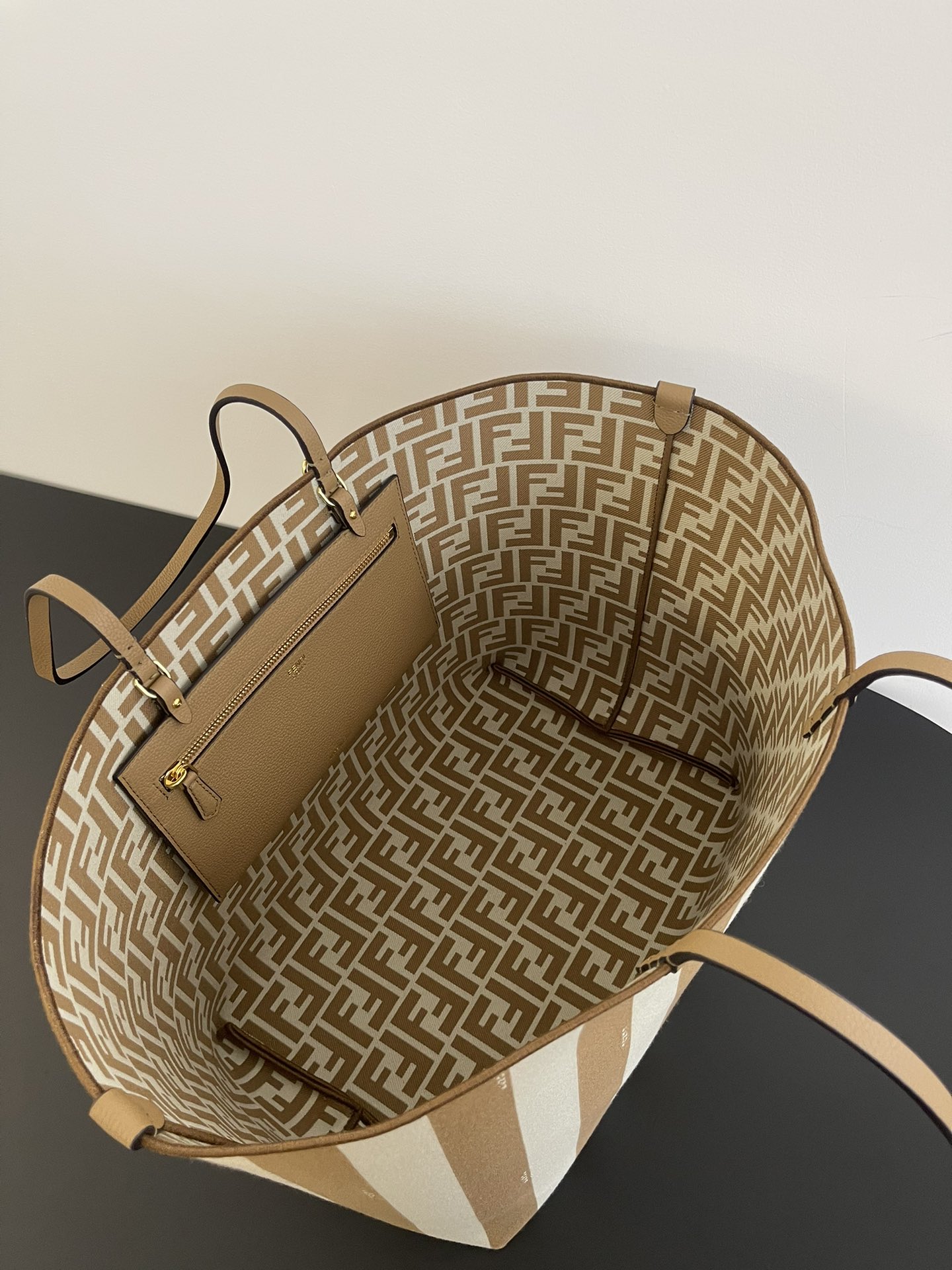 F**di tote-33x22x30cm