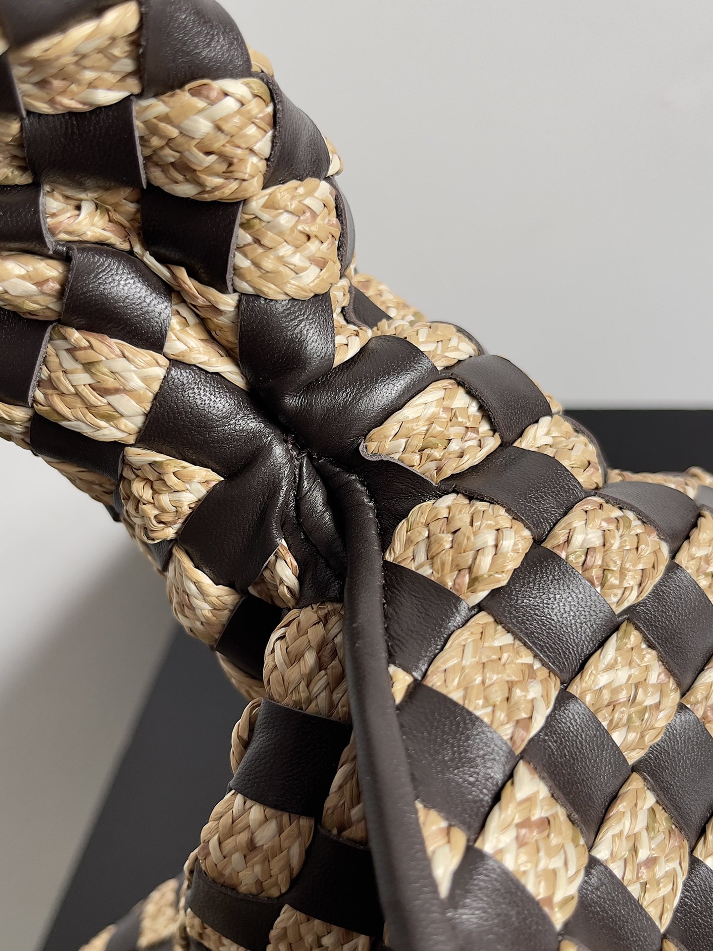 bo*te*ga Ve*ne*ta hop bag-53*24*13cm