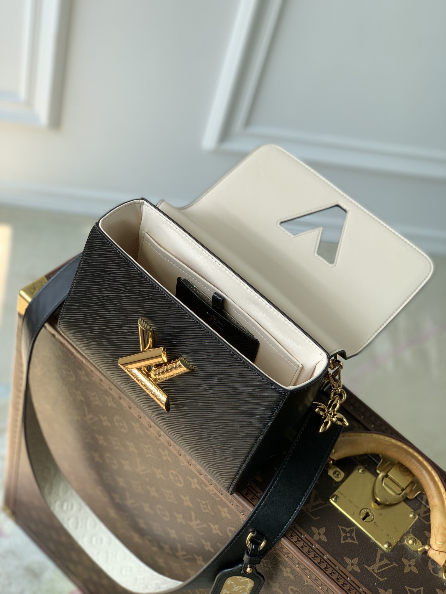 l0*is V*t0n twist mm bloom bag-m25360-23*17*9.5cm