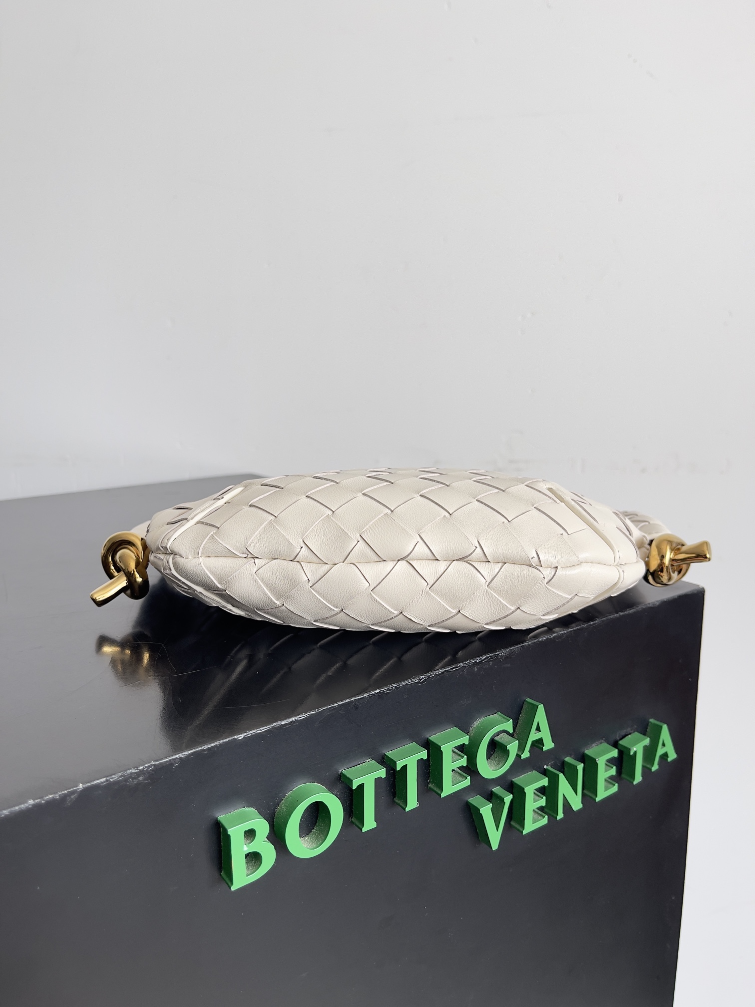 bo*te*ga Ve*ne*ta mini solstce bag-28*18*5cm