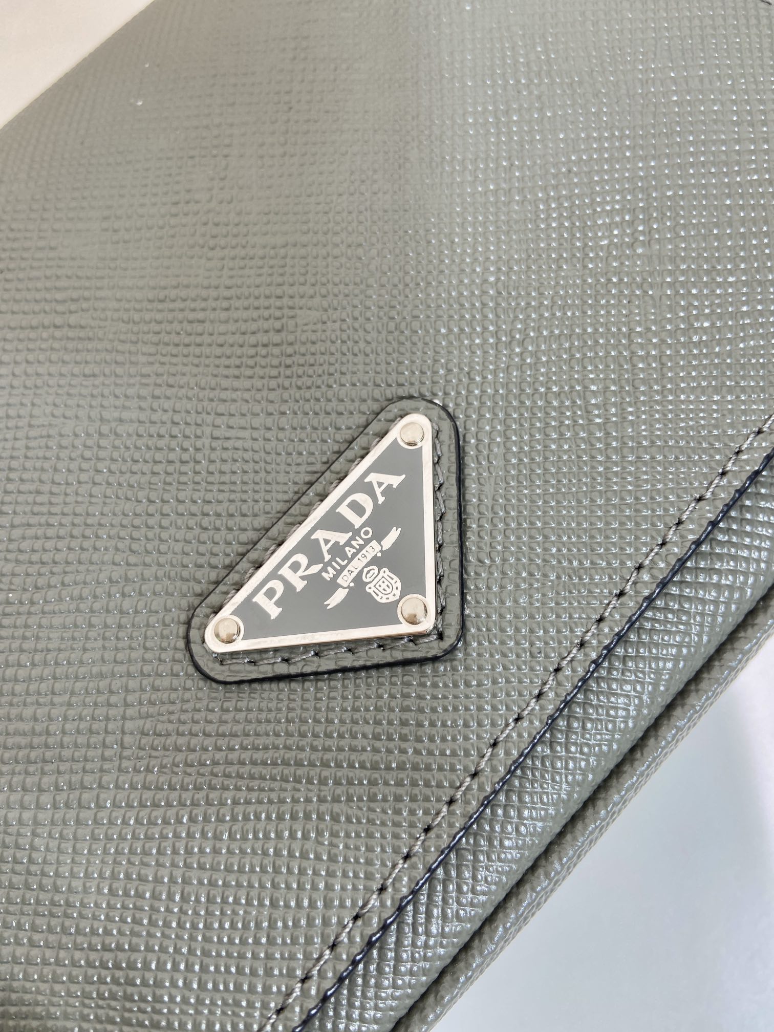 Pra*a shoulder 2vd061 bag-18*12.5*2.5cm