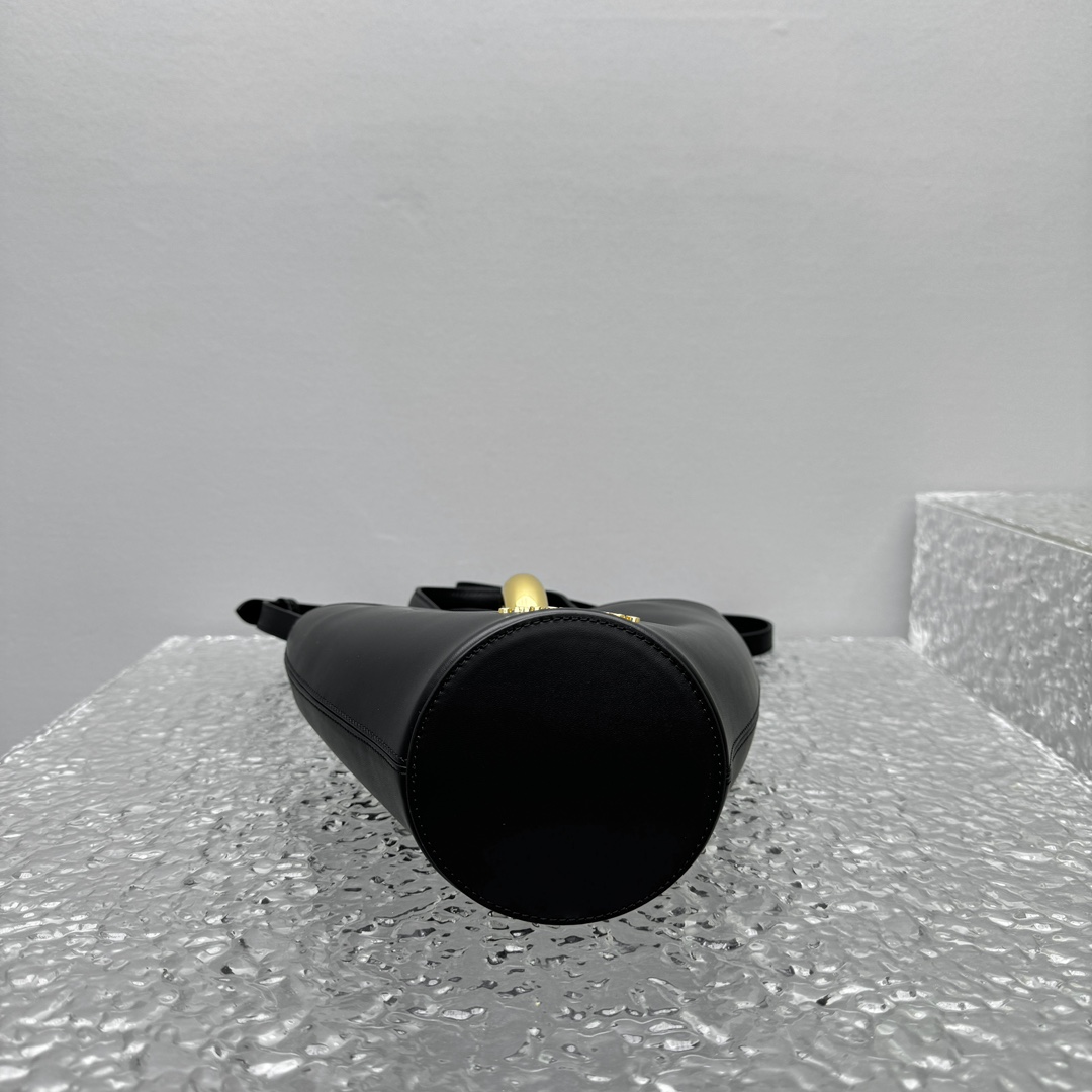 Ja*qvemvs le petit bambo bag-10*10*20cm