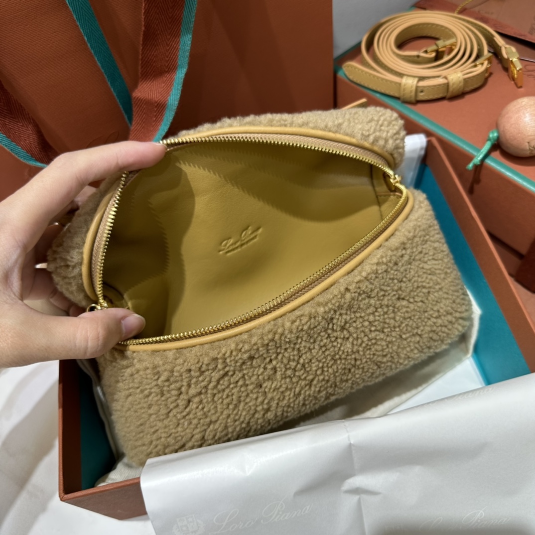 L**o p*ana extra pocket l19-16*27*10cm